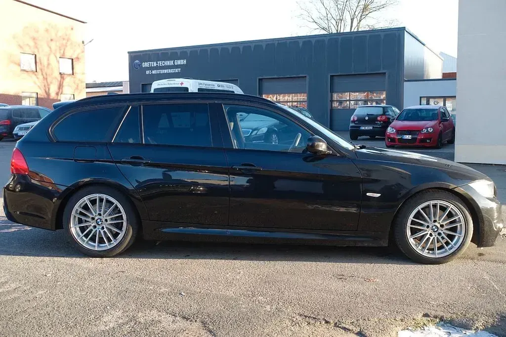 Gebraucht BMW 320 M Sport 184 PS (135 kW) 2011 Schwarz Kombi