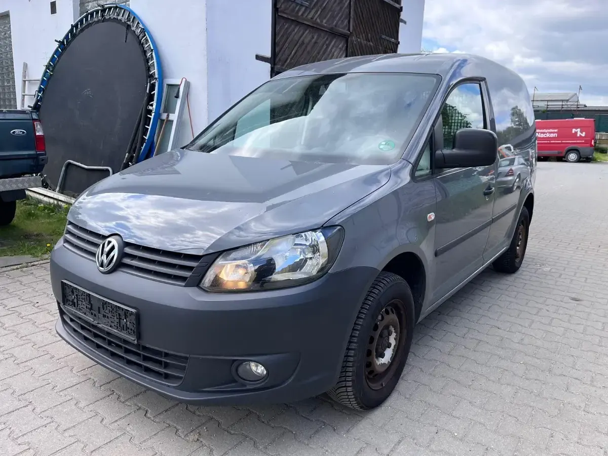 Używany VW Caddy 75 KM (55 kW) 2012 Szary Minivan