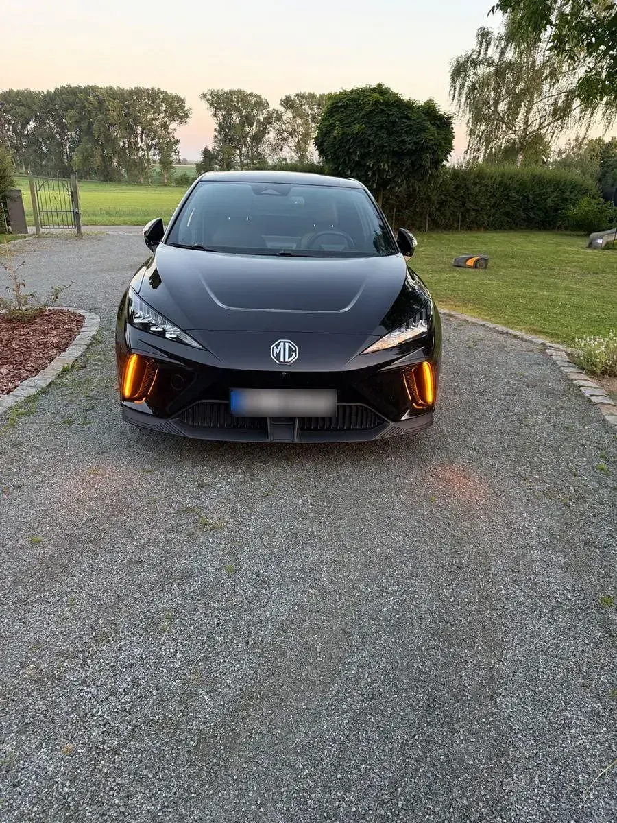 Gebraucht MG MG4 EV Luxury 150 kW (204 PS) 2022 Schwarz Kleinwagen