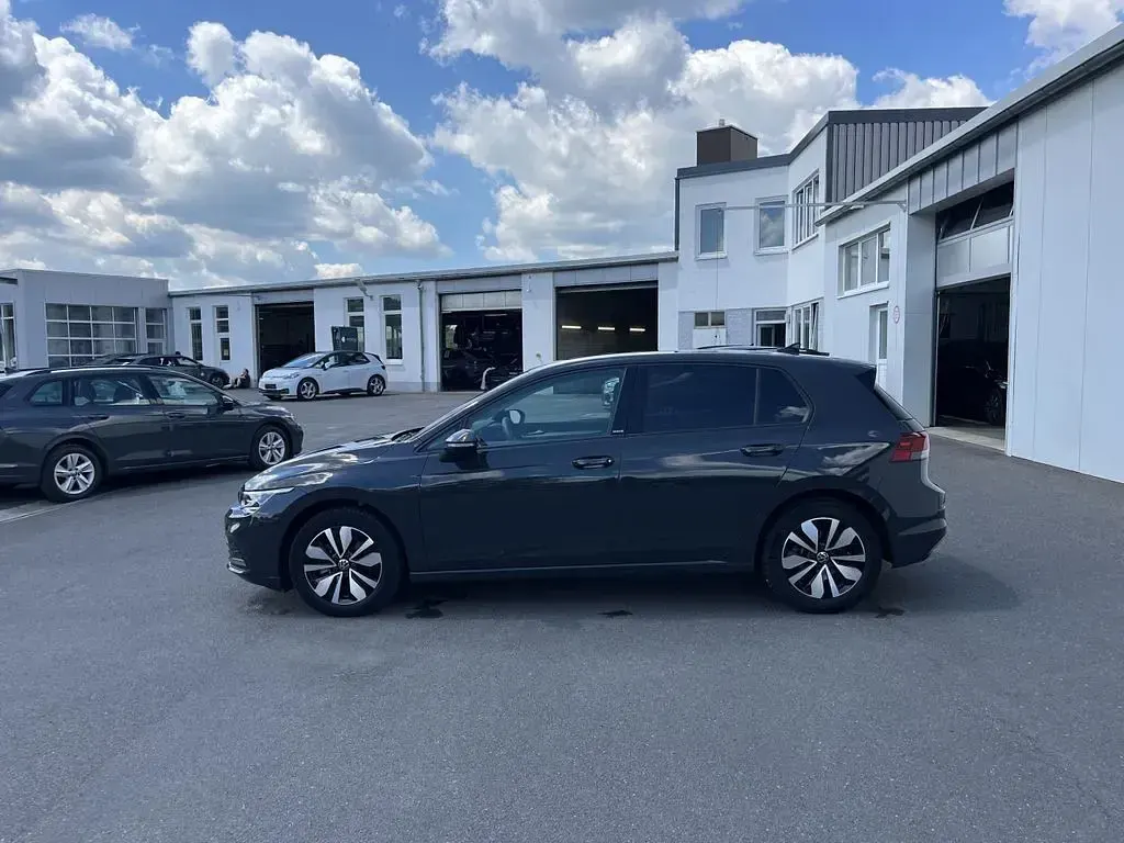 Gebraucht VW Golf VIII Move 150 PS (110 kW) 2024 Grau Limousine