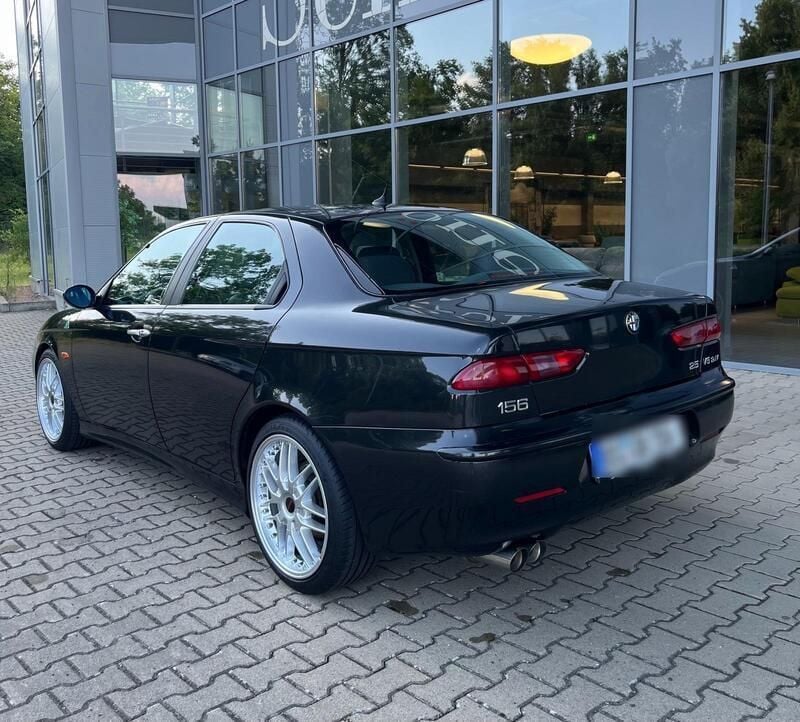 Schwarz Gebraucht 2002 Alfa Romeo 156 Limousine | 5.500 € (Etwas zu teuer) - Bild 1/4