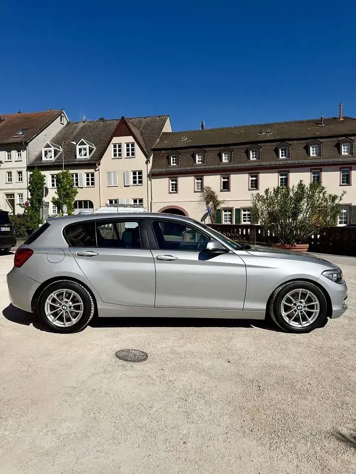Second-hand BMW 116 Advantage 116 CP (85 kW) 2015 Argintiu Hatchback