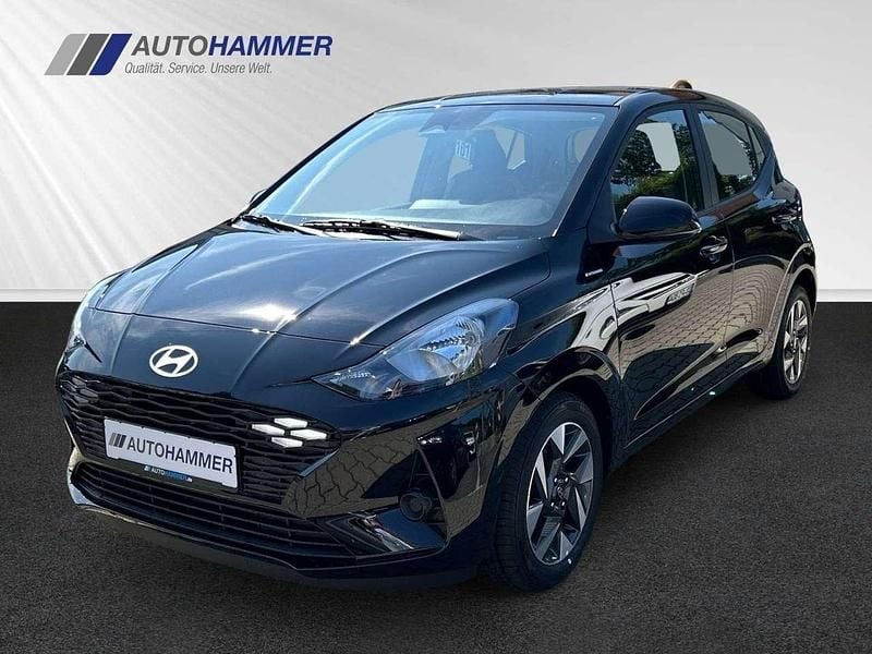 Phantom black / min Neu 2025 Hyundai i10 Comfort Kleinwagen | 18.980 € (Fairer Preis) - Bild 1/4