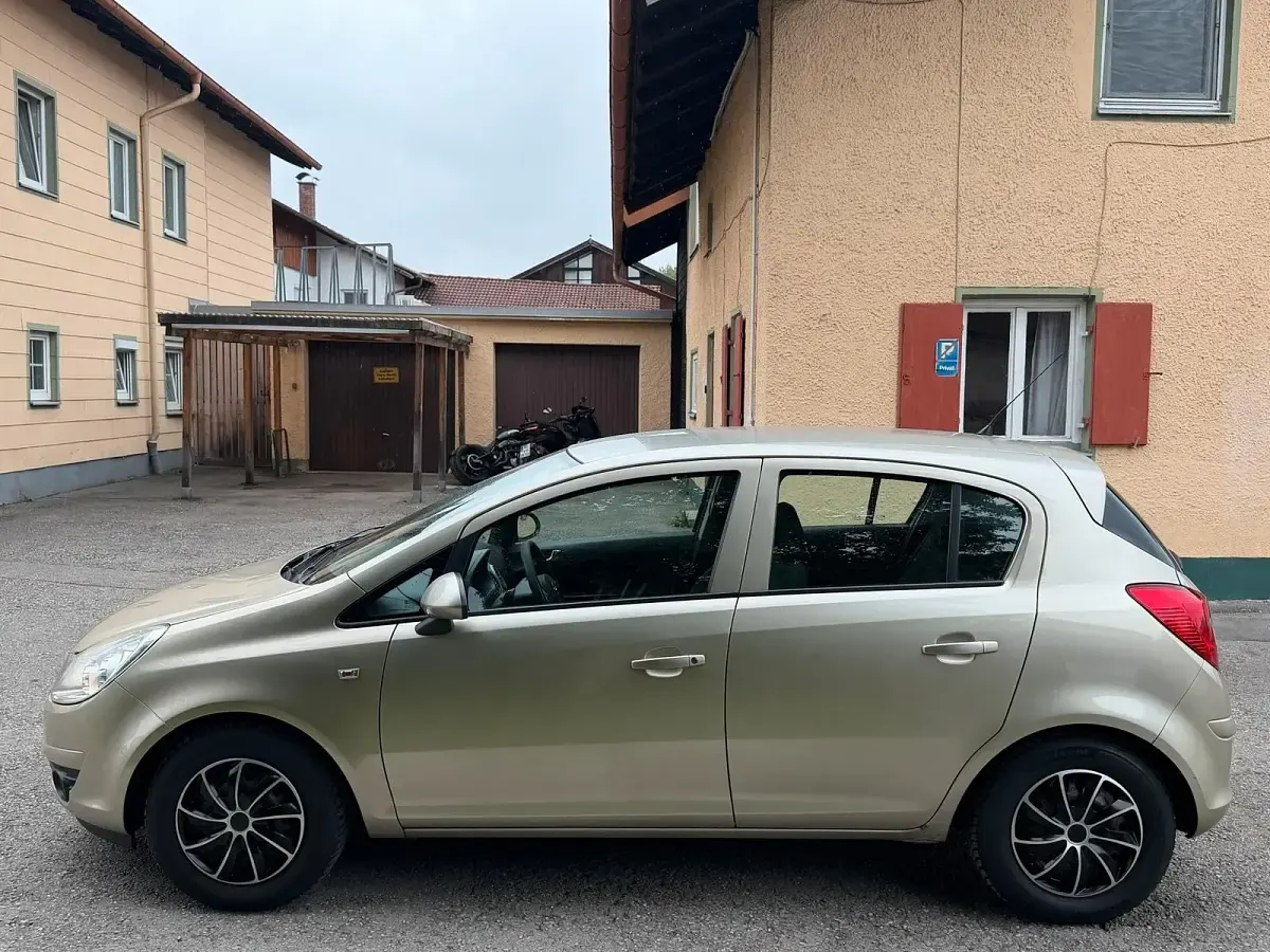 Gebraucht Opel Corsa 80 PS (58 kW) 2008 Gold Kleinwagen