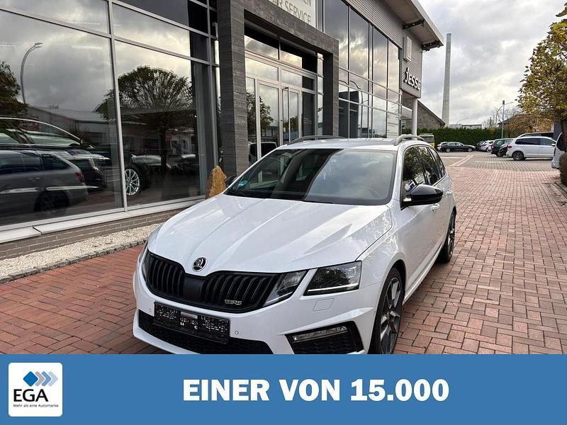 Weiß metallic Gebraucht 2019 Skoda Octavia RS | 24.180 € (Etwas zu teuer) - Bild 1/3