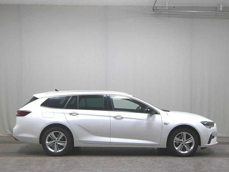 Weiss Gebraucht 2022 Opel Insignia Business Kombi | 14.480 € (Guter Preis) - Bild 1/4