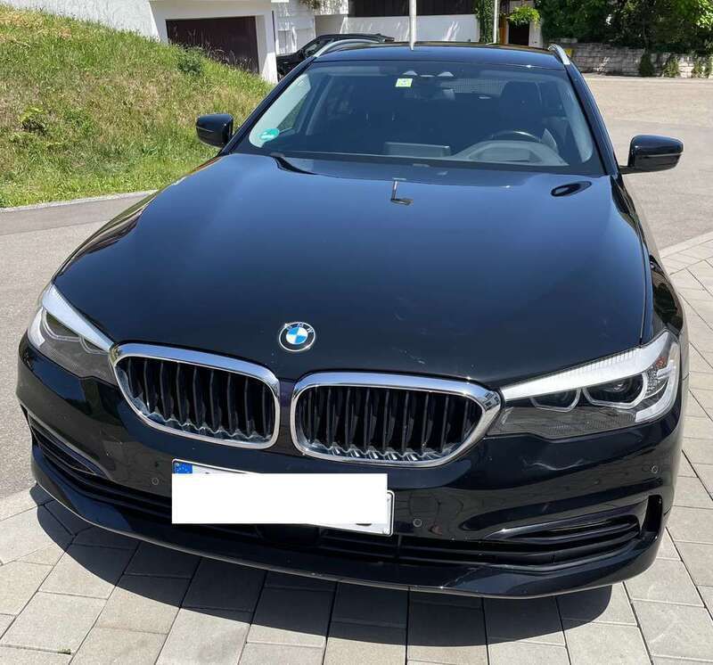 Schwarz Gebraucht 2017 BMW 520 Sport Line Kombi | 18.000 € (Superpreis) - Bild 1/4