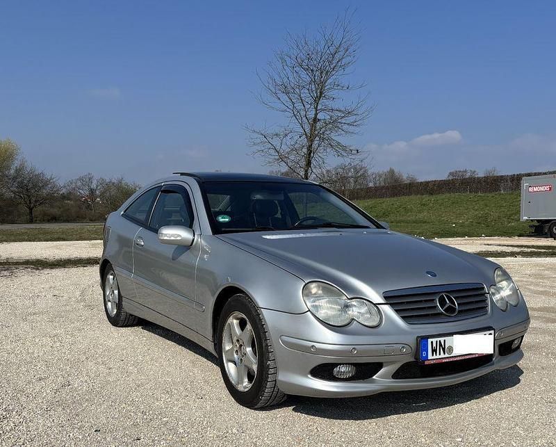 Gebraucht Mercedes C230 192 PS (141 kW) 2002 Silber Coupé