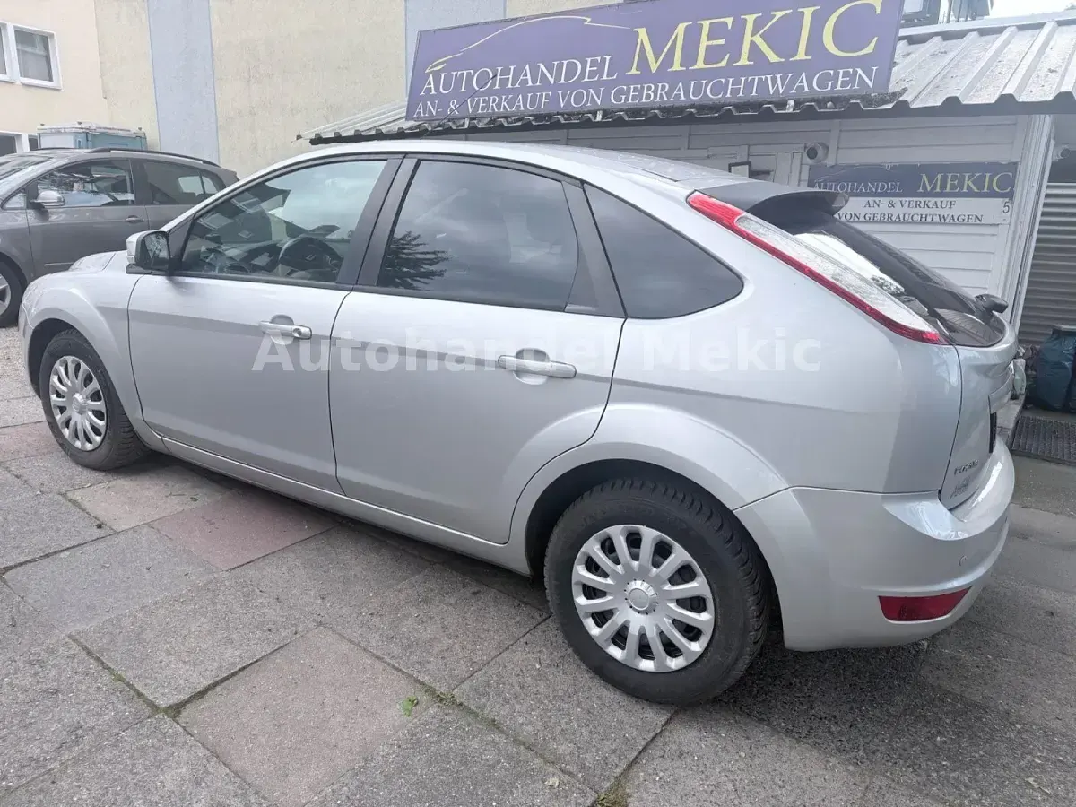 Gebraucht Ford Focus 101 PS (74 kW) 2011 Silber Limousine