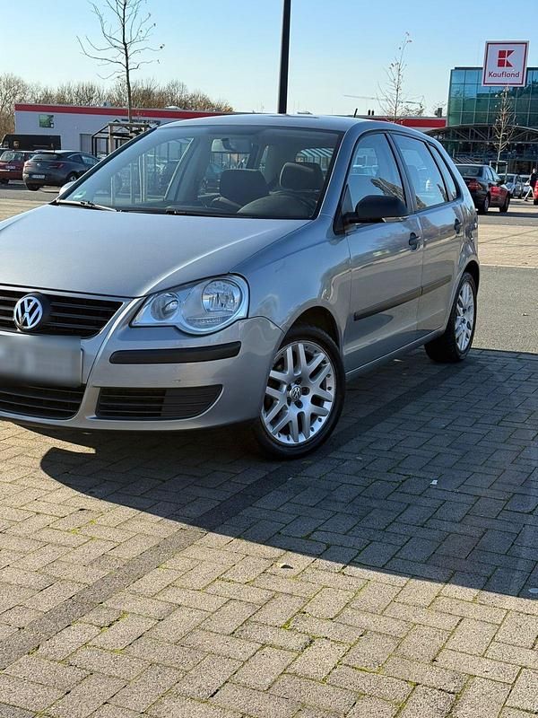 Silber Gebraucht 2006 VW Polo Kleinwagen | 2.100 € (Teuer) - Bild 1/4