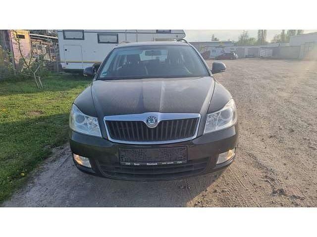 Gebraucht Skoda Octavia Elegance 105 PS (77 kW) 2010 Schwarz Kombi