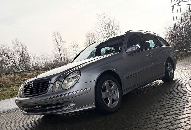 Gebraucht Mercedes E270 Avantgarde 177 PS (130 kW) 2004 Silber Kombi
