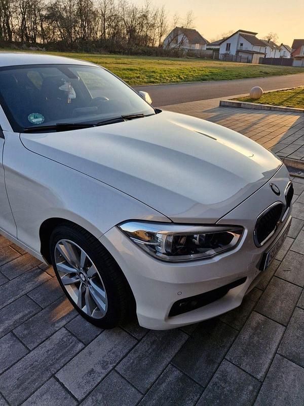 Gebraucht BMW 120 Advantage 190 PS (139 kW) 2017 Weiß Kleinwagen