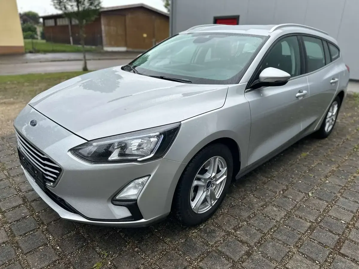 Gebraucht Ford Focus Cool & Connect 120 PS (88 kW) 2020 Silber Kombi