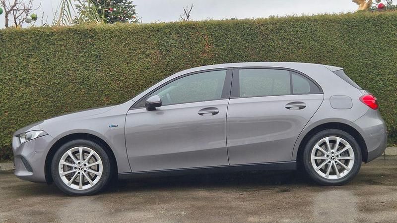 Gebraucht Mercedes A250 218 PS (160 kW) 2021 Grau Limousine