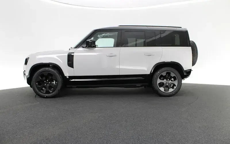 Gebraucht Land Rover Defender SE Dynamic 250 PS (183 kW) 2026 Grau SUV