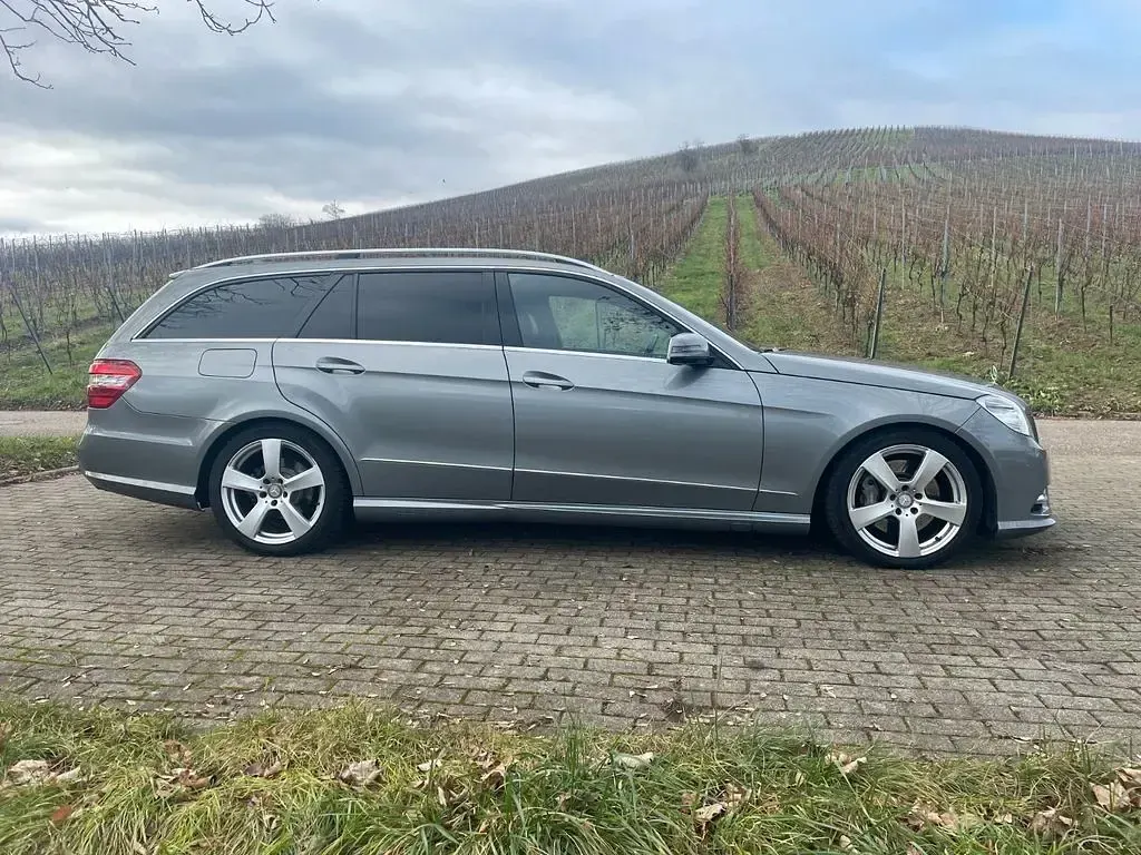 Gebraucht Mercedes E350 265 PS (194 kW) 2012 Silber Limousine