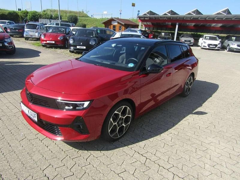 Gebraucht Opel Astra Ultimate 131 PS (96 kW) 2024 Peperoncino Kombi