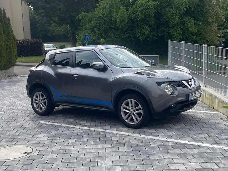 Grau Gebraucht 2016 Nissan Juke Acenta SUV | 8.200 € (Guter Preis) - Bild 1/4