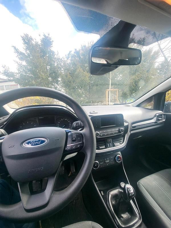 Gebraucht Ford Fiesta 71 PS (52 kW) 2017 Blau Kleinwagen