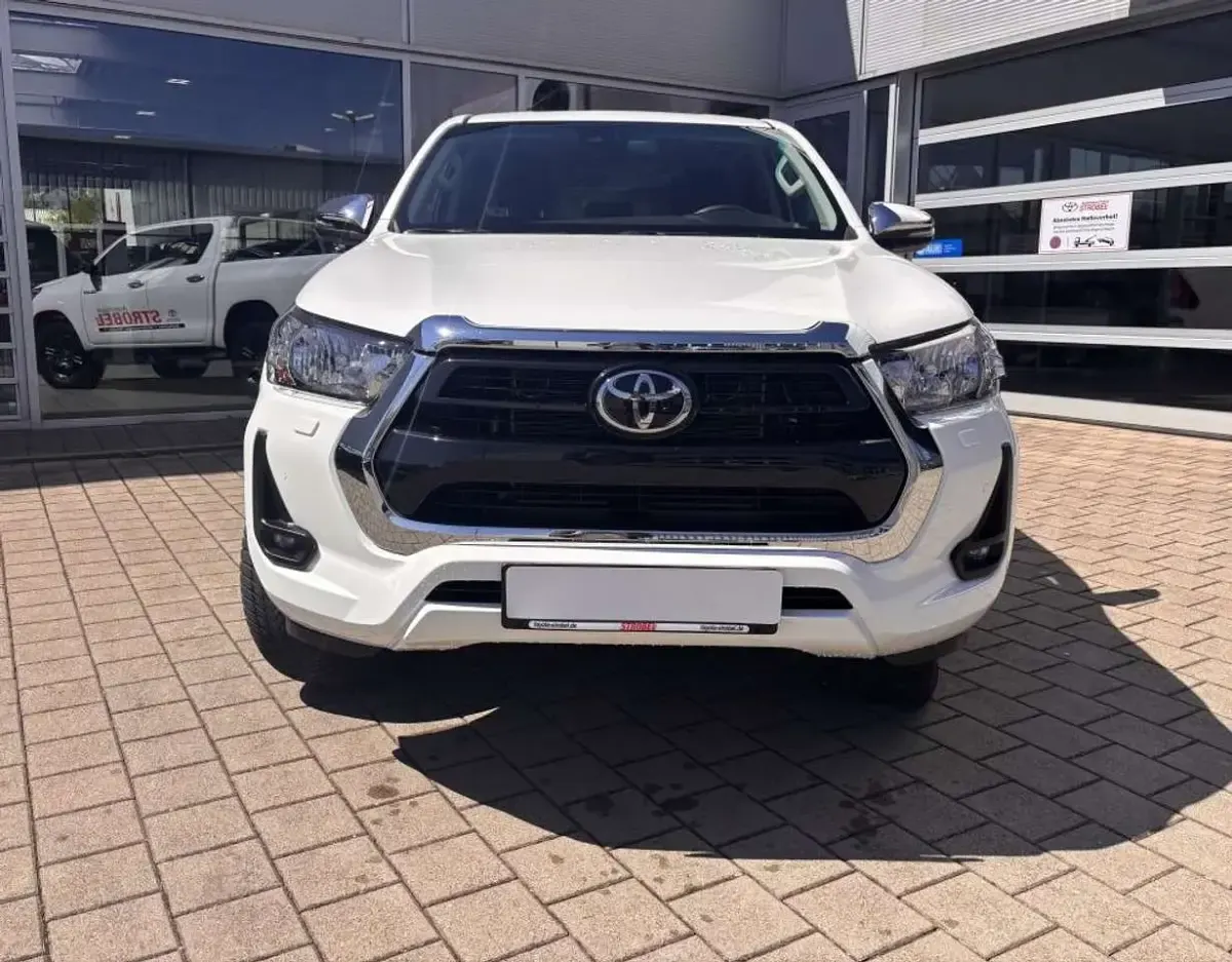 Gebraucht Toyota HiLux Comfort 150 PS (110 kW) 2025 Schneeweiß Pickup