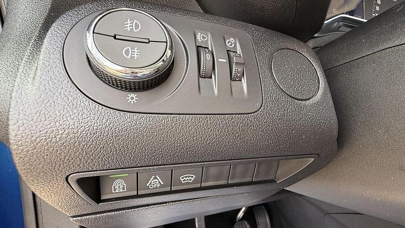 Second-hand Opel Combo 131 CP (96 kW) 2020 Albastru Monovolum