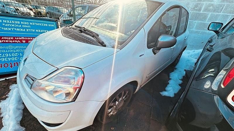 Weiß Gebraucht 2011 Renault Modus Night&Day Van / Kleinbus | 1.700 € (Fairer Preis) - Bild 1/4