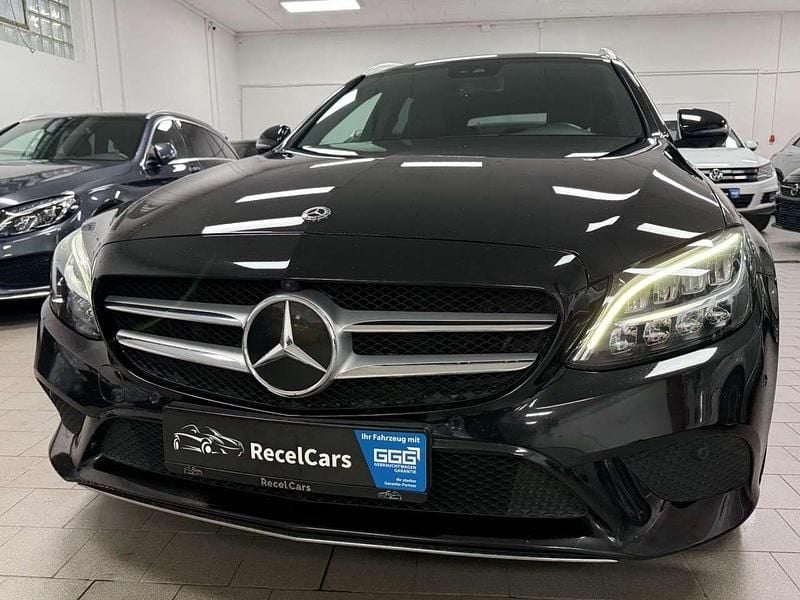 Schwarz Gebraucht 2020 Mercedes C220 Avantgarde Kombi | 18.500 € (Guter Preis) - Bild 1/4