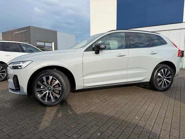 Gebraucht Volvo XC60 Plus 250 PS (183 kW) 2025 Grau SUV