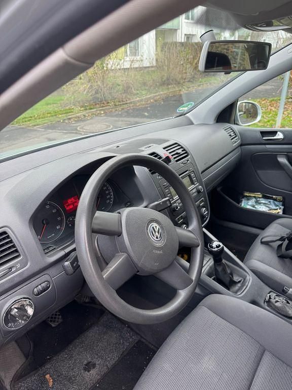 Silber Gebraucht 2004 VW Golf IV Basis Kombi | 2.200 € (Fairer Preis) - Bild 1/4