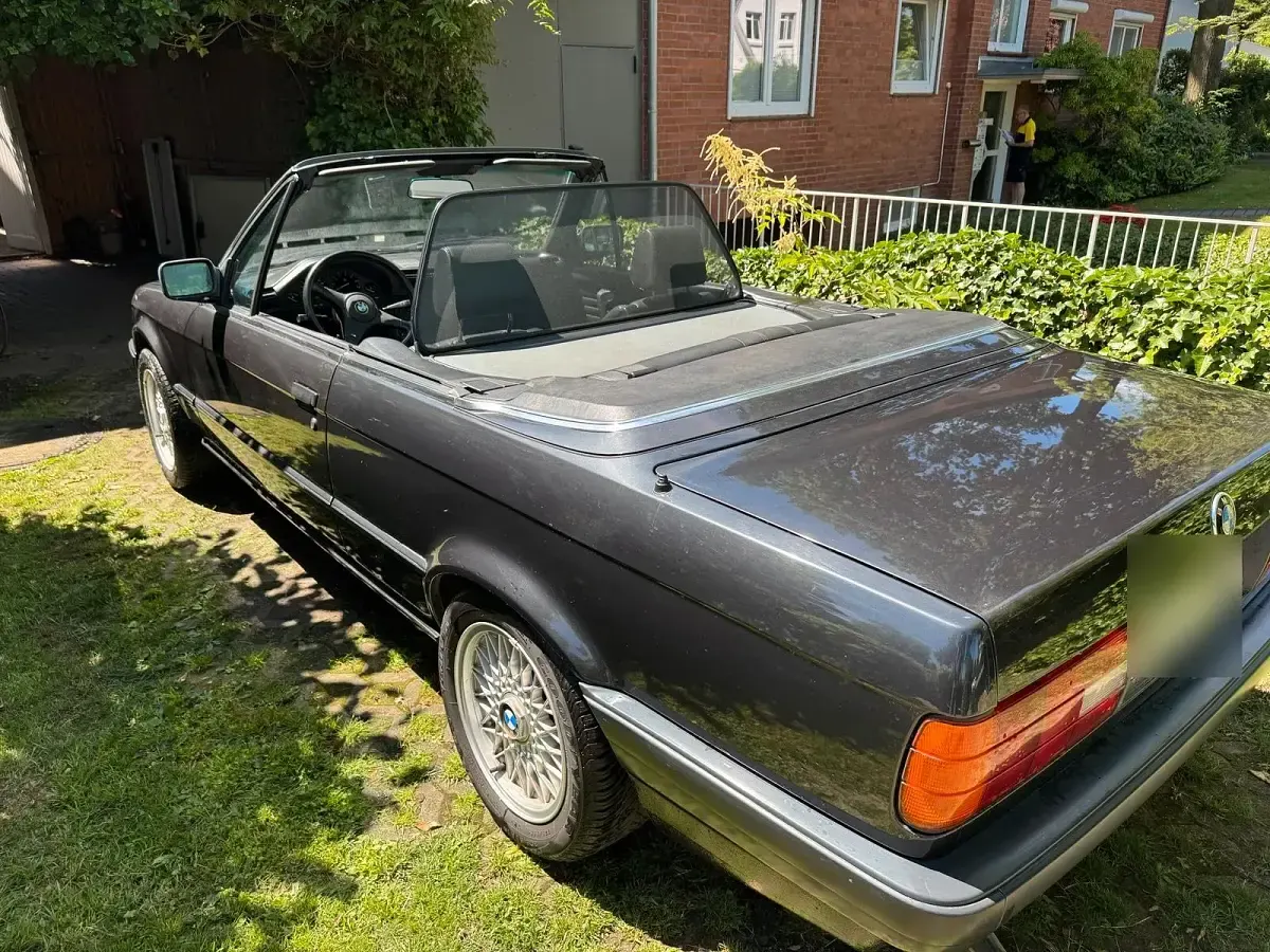 Gebraucht BMW 318 110 PS (80 kW) 1991 Schwarz Cabrio