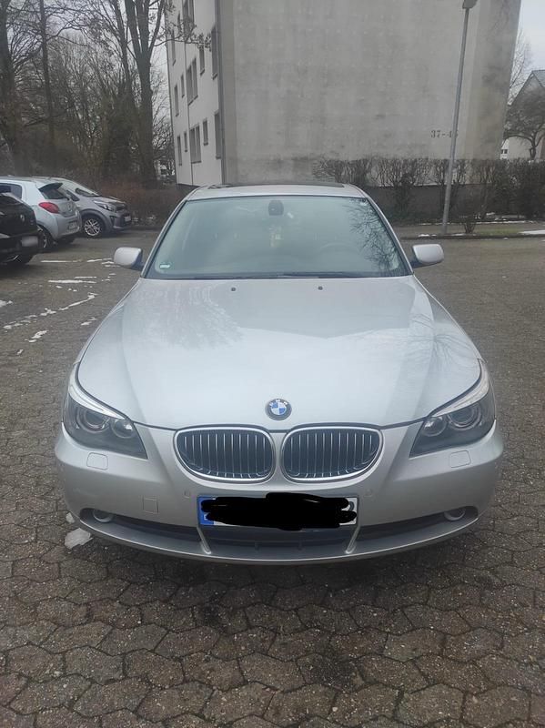 Gebraucht BMW 560L 155 PS (114 kW) 2007 Silber Limousine