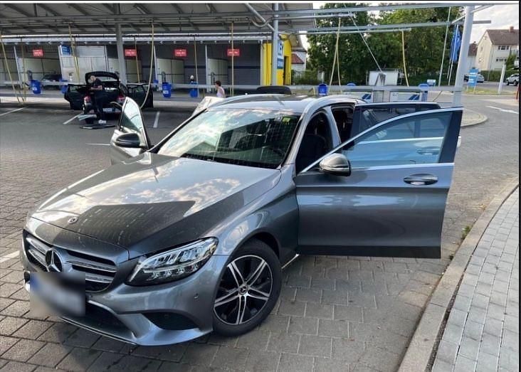 Grau Gebraucht 2018 Mercedes C200 Kombi | 13.999 € (Fairer Preis) - Bild 1/4