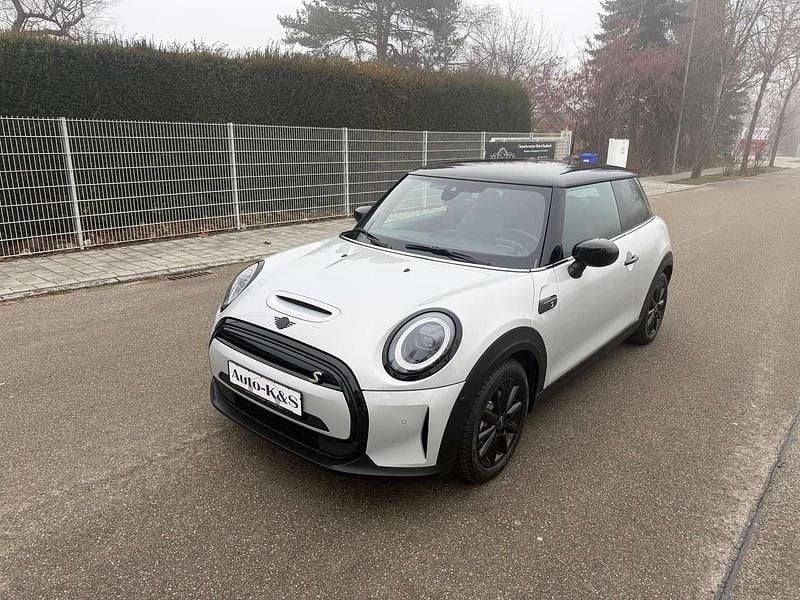 Gebraucht Mini Cooper SE 135 kW (184 PS) 2022 White silver Kleinwagen