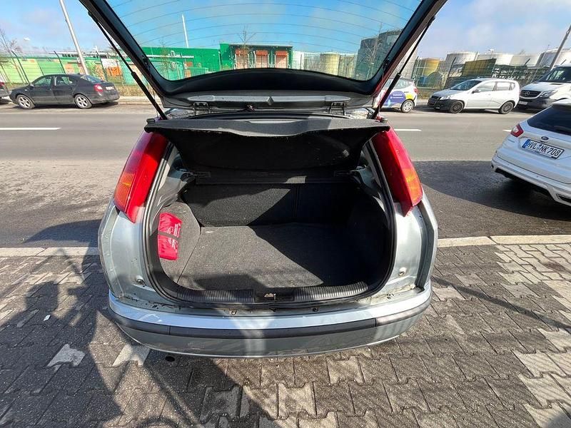 Gebraucht Ford Focus Ambiente 101 PS (74 kW) 2001 Grau