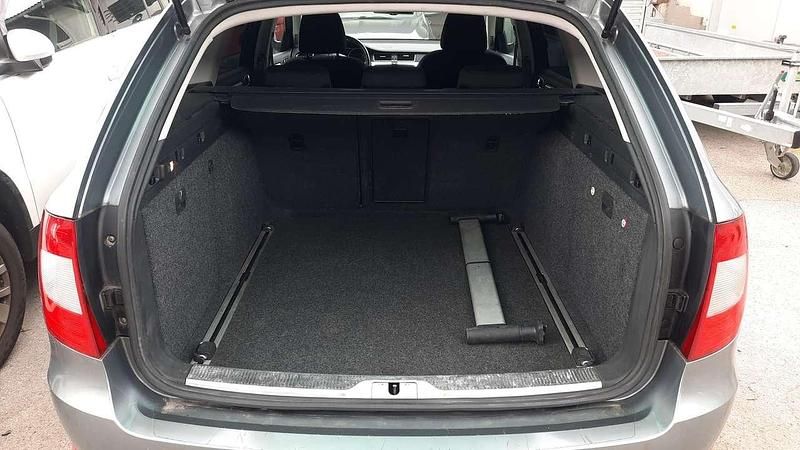 Gebraucht Skoda Superb Ambition 140 PS (102 kW) 2013 Limousine