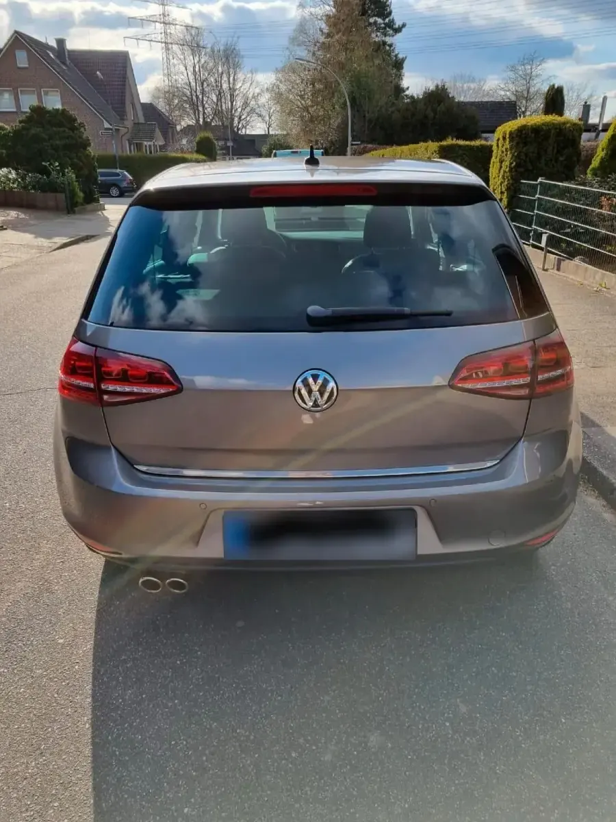 Gebraucht VW Golf VII Highline 150 PS (110 kW) 2015 Grau Limousine