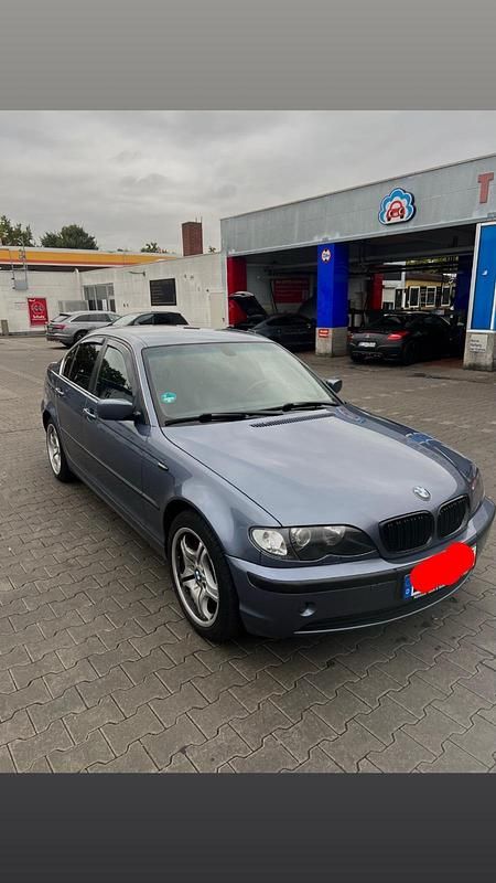Blau Gebraucht 2003 BMW 316 Limousine | 3.200 € - Bild 1/4