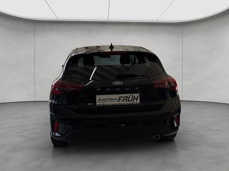 Neu Ford Focus Titanium 155 PS (114 kW) 2026 Schwarz Limousine