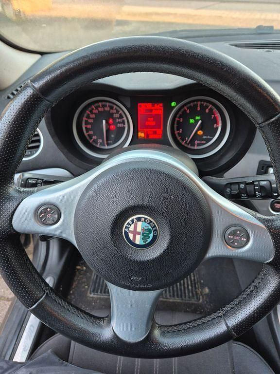 Gebraucht Alfa Romeo 159 Distinctive 160 PS (117 kW) 2007 Grau Limousine