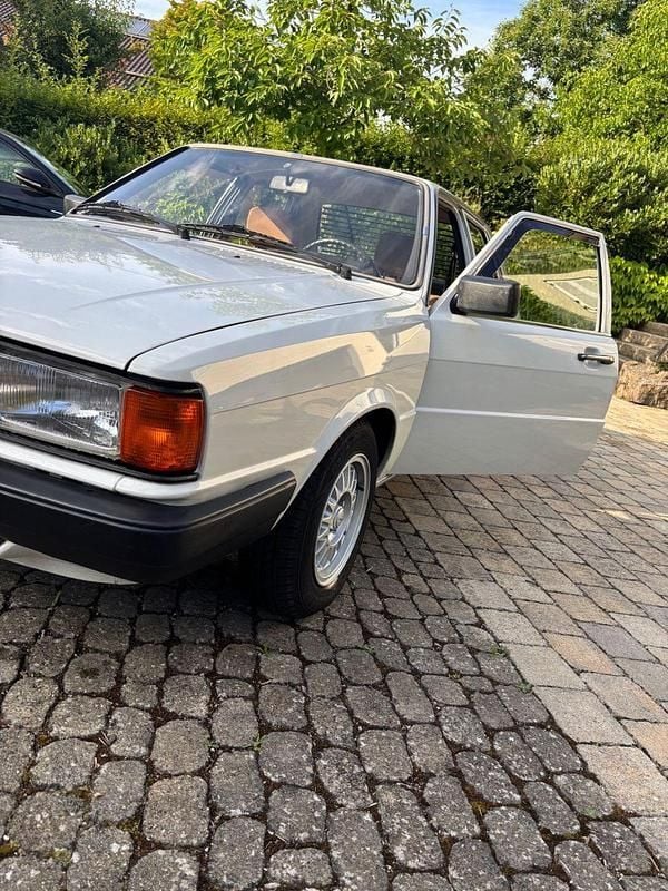 Second-hand Audi 80 75 CP (55 kW) 1983 Alb Berlinǎ
