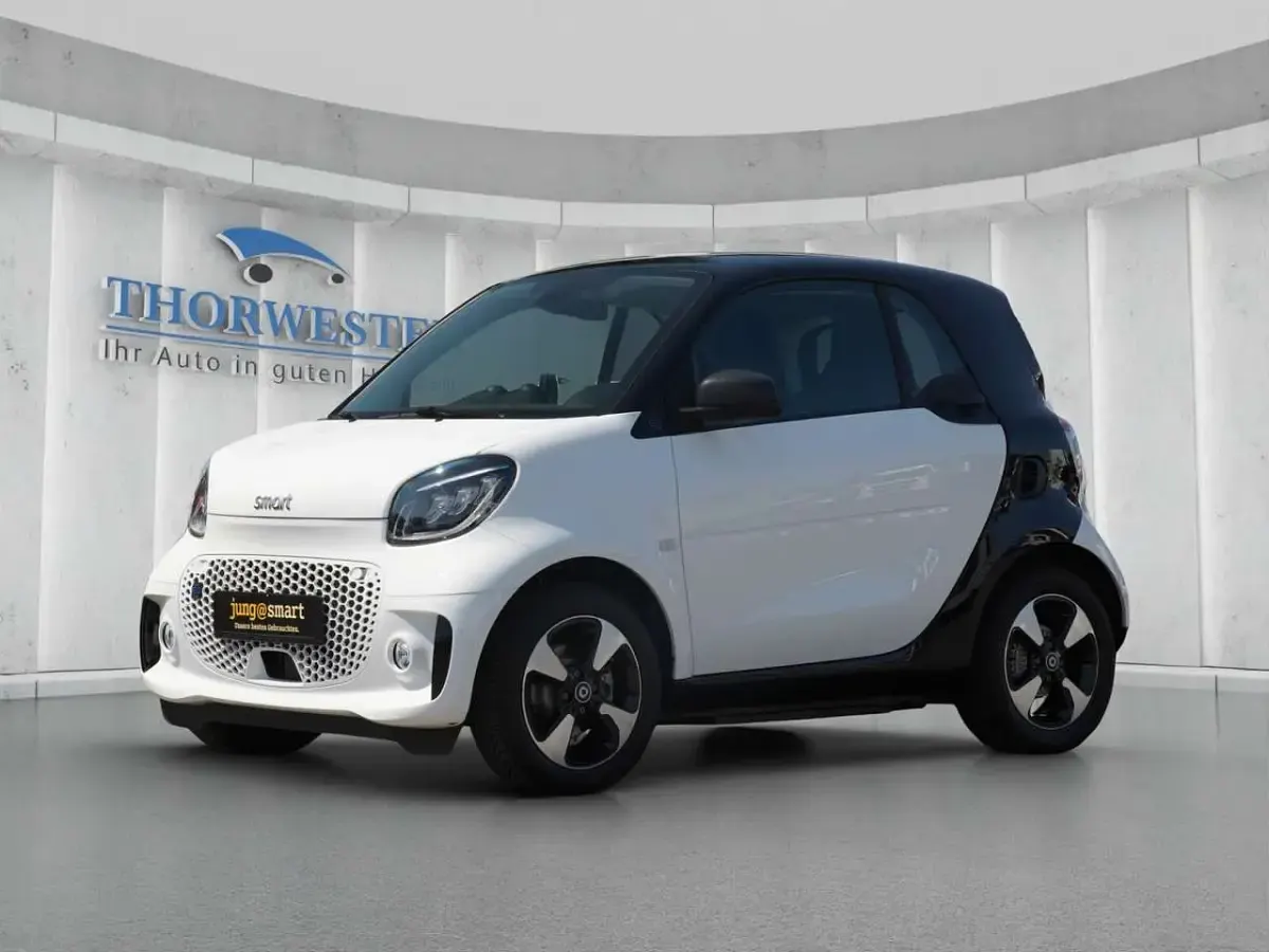 Gebraucht Smart ForTwo Coupé 60 kW (82 PS) 2024 Bodypanels in white Kleinwagen