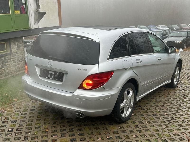 Gebraucht Mercedes R500 306 PS (225 kW) 2007 Silber Van / Kleinbus
