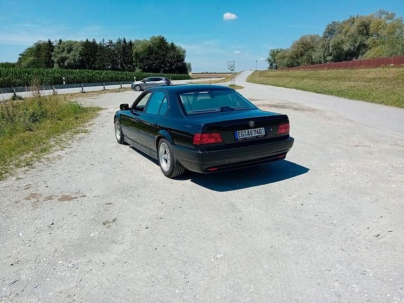 Gebraucht BMW 740 286 PS (210 kW) 1996 Schwarz Limousine
