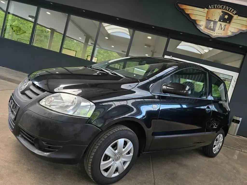 Gebraucht VW Fox 54 PS (39 kW) 2008 Schwarz Kleinwagen