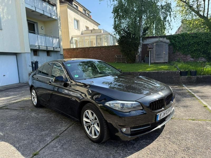 Schwarz Gebraucht 2012 BMW 528 Limousine | 10.700 € (Fairer Preis) - Bild 1/4