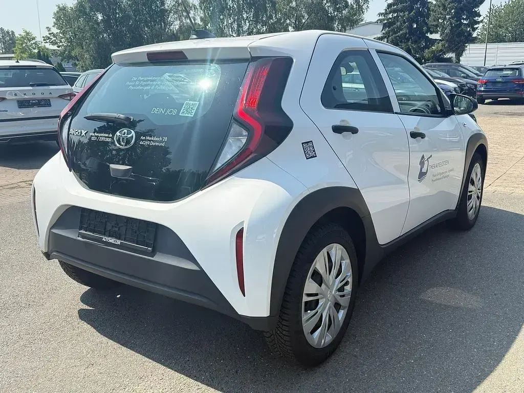Gebraucht Toyota Aygo X Basis 72 PS (52 kW) 2023 Weiß SUV