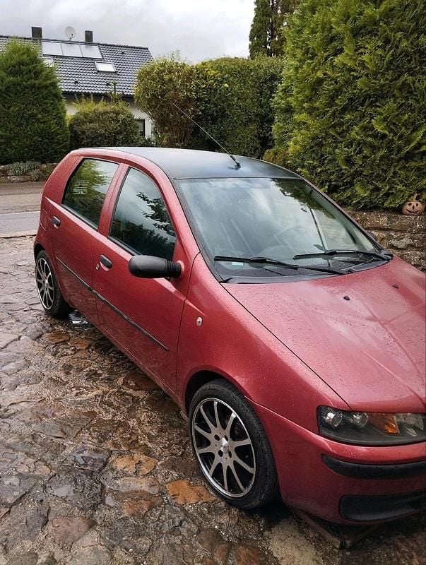 Rot Gebraucht 2000 Fiat Punto Kleinwagen | 350 € (Guter Preis) - Bild 1/4