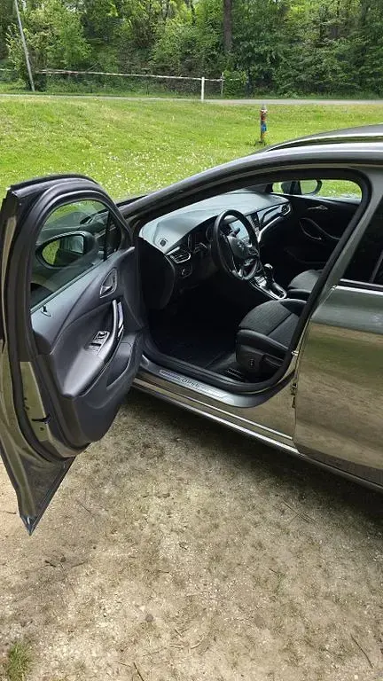 Gebraucht Opel Astra 136 PS (100 kW) 2018 Grau Kombi