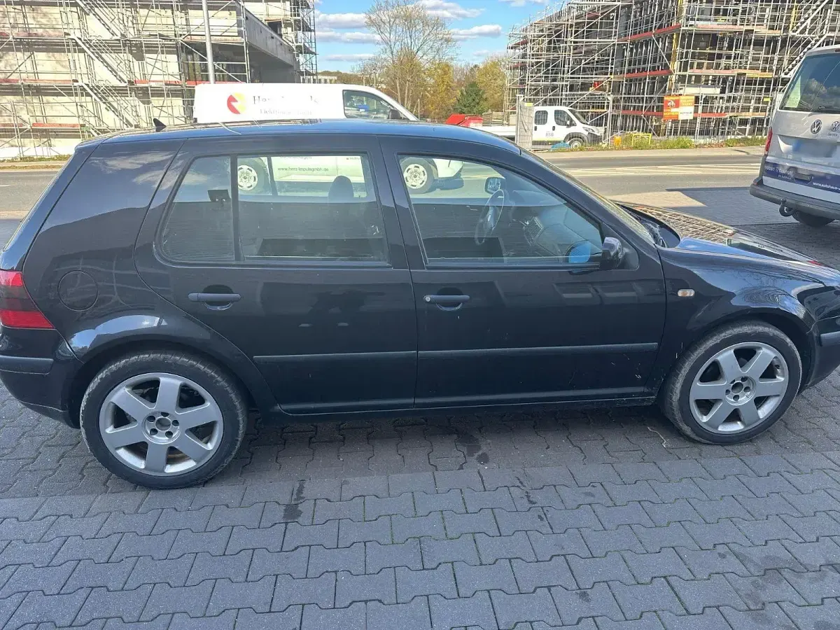 Używany VW Golf III 101 KM (74 kW) 1999 Czarny Hatchback